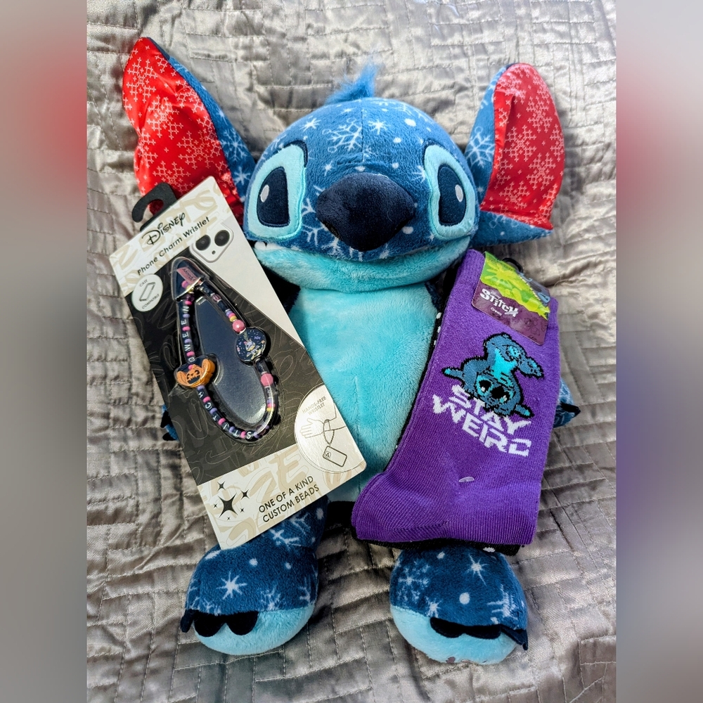 Disney Stitch Aloha Snowflake Plush Gift Set W/Socks And Phone Strap
